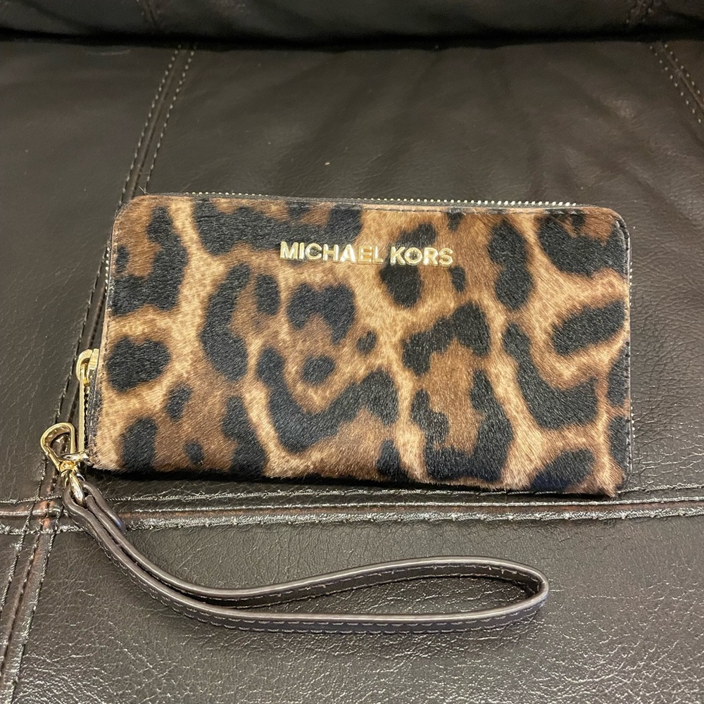EUC Michael Kors leopard print wristlet